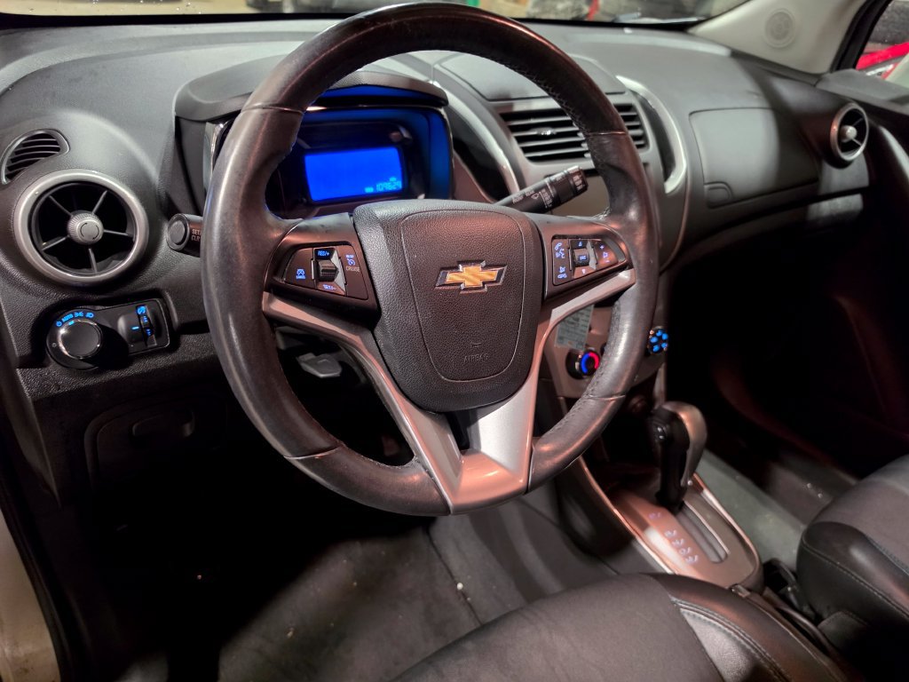Used 2016 Chevrolet Trax LT w/ LT Convenience Package FWD image 4