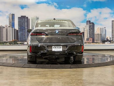 Used 2026 BMW 750e xDrive w/ Autobahn Package AWD/4WD image 11