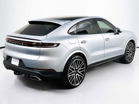 New 2025 Porsche Cayenne Coupe image 9