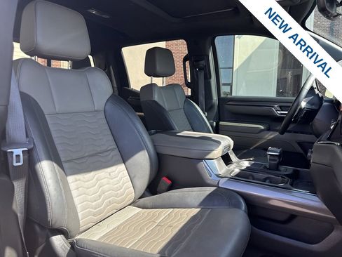 Used 2024 Chevrolet Silverado 1500 ZR2 w/ Technology Package AWD/4WD image 9