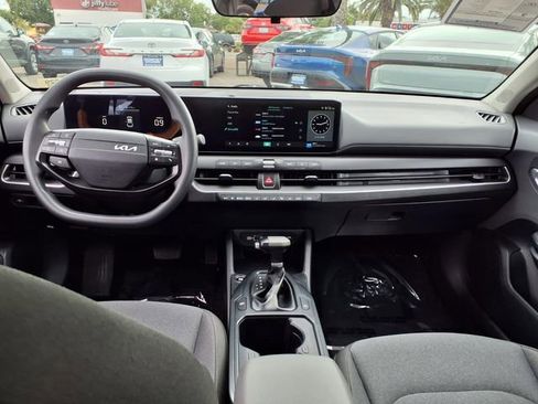 Used 2025 Kia K4 FWD image 10