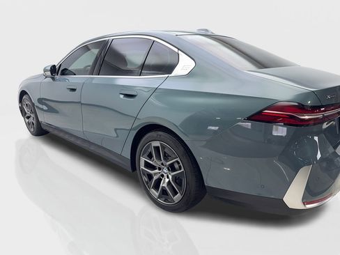 Used 2026 BMW 530i xDrive w/ Premium Package AWD/4WD image 14