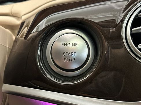 Used 2017 Mercedes-Benz S 550 Sedan image 33