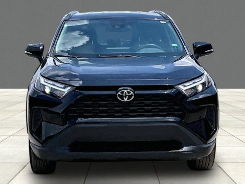 Used 2025 Toyota RAV4 XLE AWD/4WD image 3