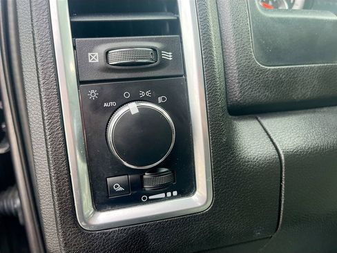 Used 2022 RAM 1500 Classic SLT RWD image 10