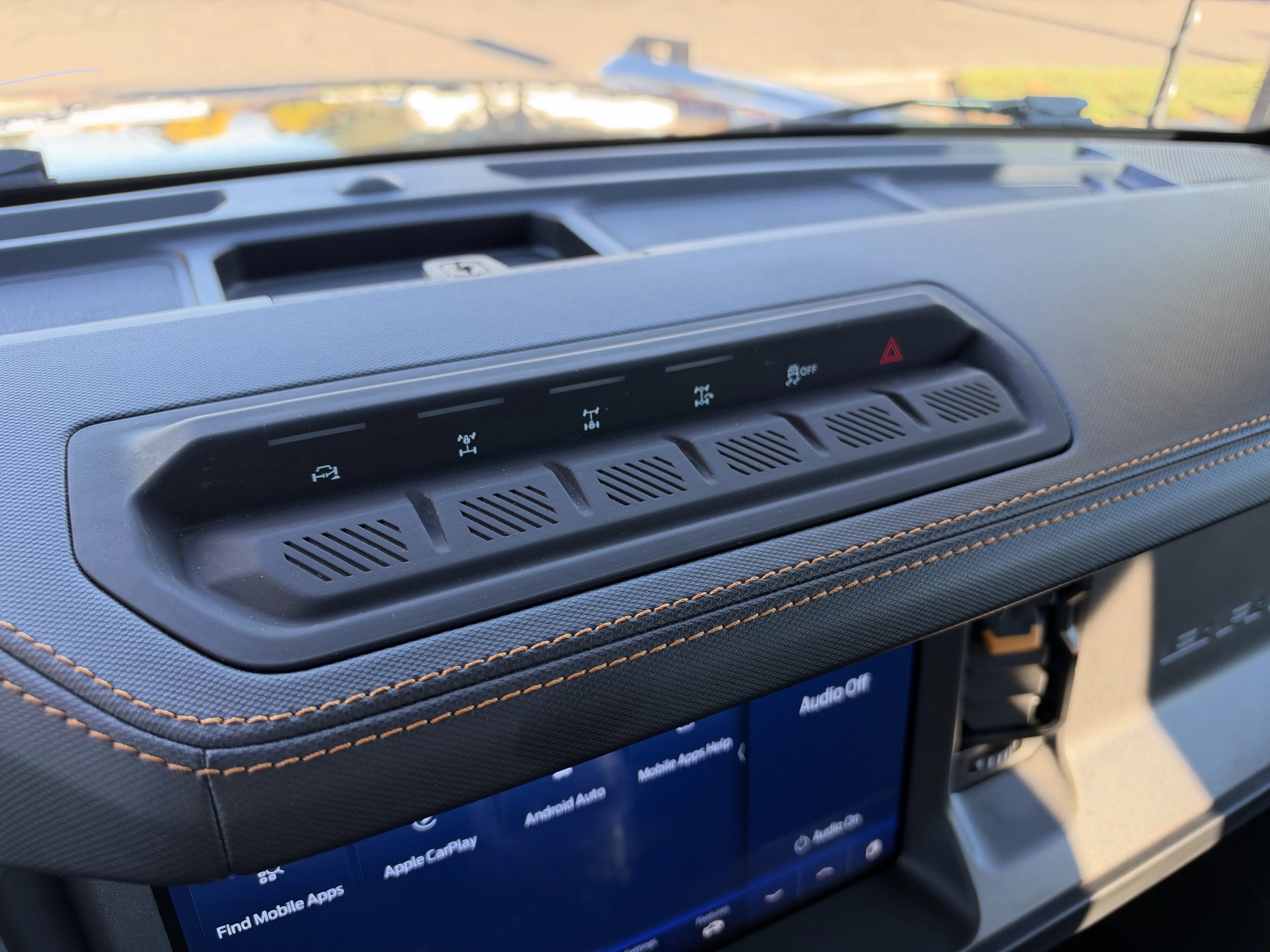 Used 2024 Ford Bronco Badlands AWD/4WD image 2