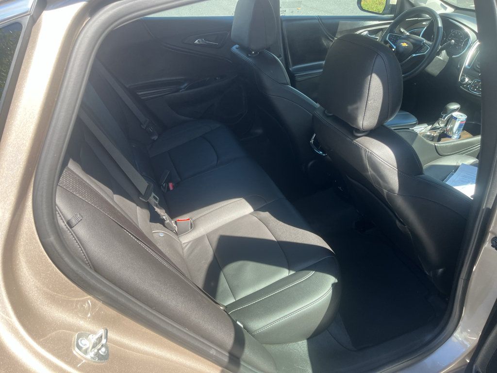 Used 2024 Chevrolet Malibu LT FWD image 35