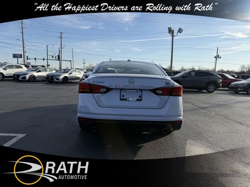 Used 2024 Nissan Altima 2.5 SR image 8