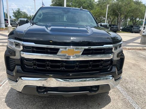 Used 2024 Chevrolet Silverado 1500 LT AWD/4WD image 2