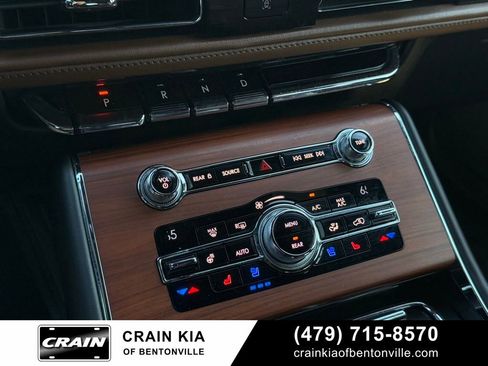 Used 2020 Lincoln Aviator Grand Touring w/ Equipment Group 302A AWD/4WD image 18