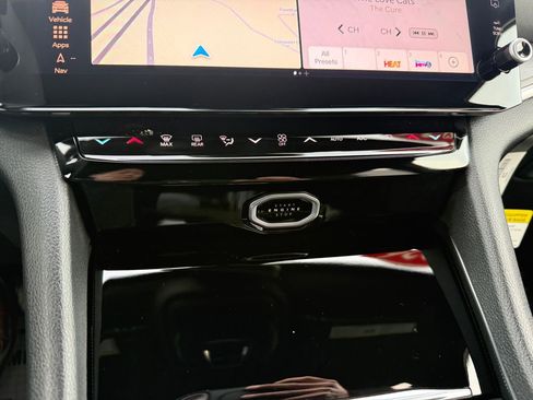 New 2026 Jeep Grand Cherokee Altitude AWD/4WD image 29