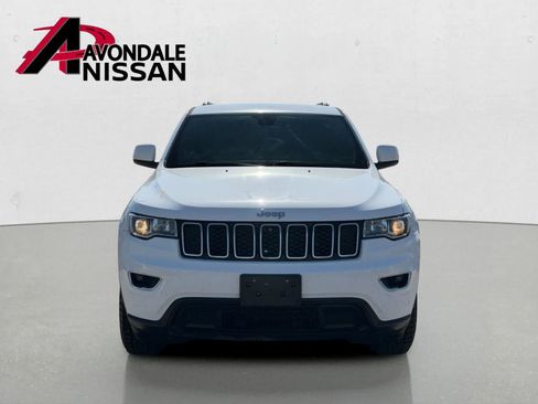 Used 2018 Jeep Grand Cherokee Laredo AWD/4WD image 9