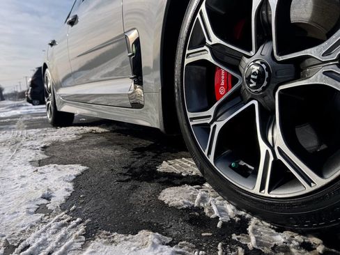 Used 2018 Kia Stinger GT2 image 32