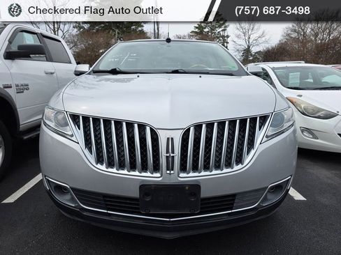Used 2015 Lincoln MKX FWD w/ Equipment Group 102A image 2