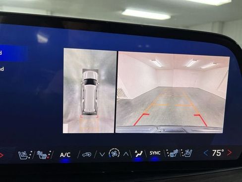 New 2025 Chevrolet Suburban Premier image 15