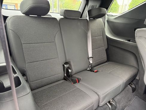 Used 2024 Chevrolet Traverse LT image 16