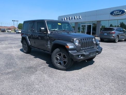 Used 2018 Jeep Wrangler Unlimited Sport S AWD/4WD image 3