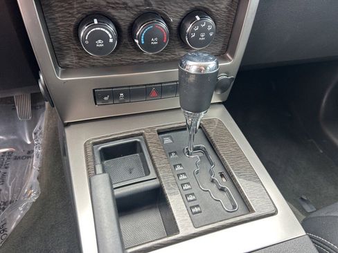 Used 2012 Jeep Liberty Limited Jet image 10