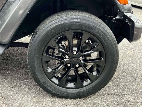 Certified 2021 Jeep Wrangler Unlimited Sahara image 9