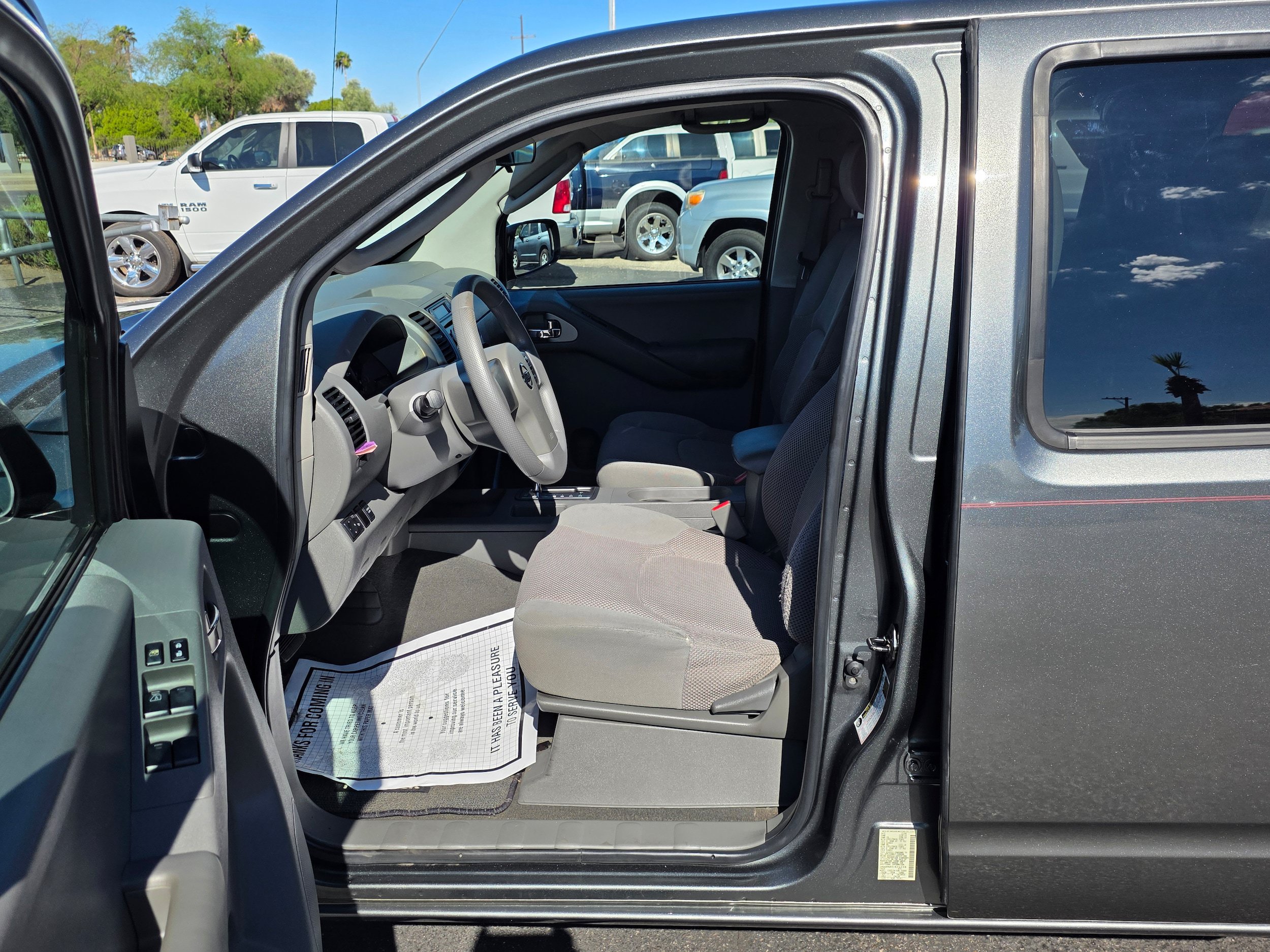 Used 2007 Nissan Frontier SE w/ SE Value Truck Pkg RWD image 13