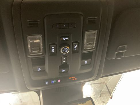 Used 2024 GMC Yukon XL AT4 w/ AT4 Premium Package AWD/4WD image 29