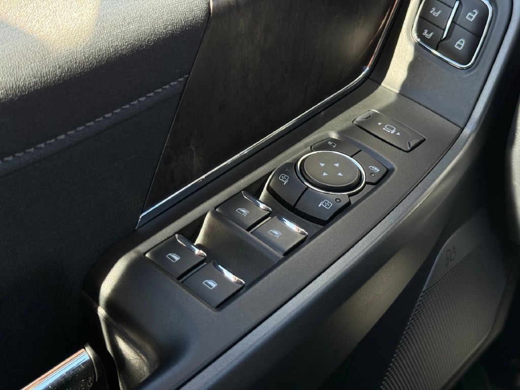 Used 2023 Ford F250 Lariat w/ Tremor Off-Road Package AWD/4WD image 5