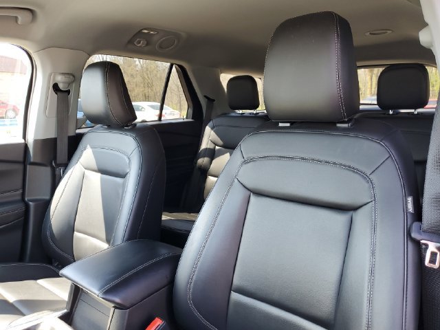 Used 2024 Ford Explorer XLT w/ Equipment Group 202A AWD/4WD image 15