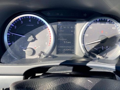 Used 2019 Toyota Highlander LE image 14