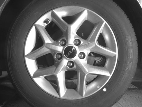 Used 2025 Kia Soul LX w/ LX Technology Package FWD image 14