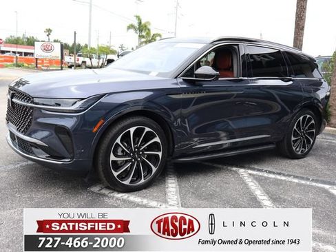 Used 2024 Lincoln Nautilus Black Label AWD/4WD image 3