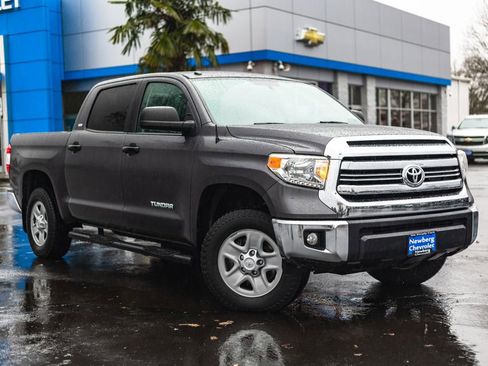 Used 2017 Toyota Tundra SR5 image 1