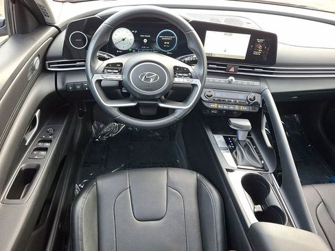 Used 2023 Hyundai Elantra Limited image 21