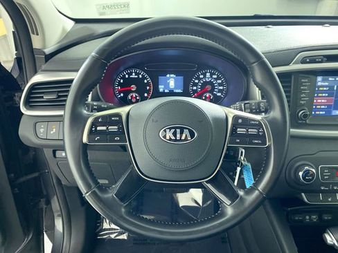 Used 2019 Kia Sorento LX w/ LX Convenience Package image 11
