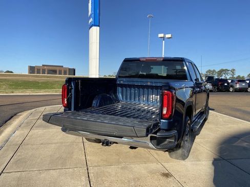 Used 2023 GMC Sierra 1500 SLT image 25