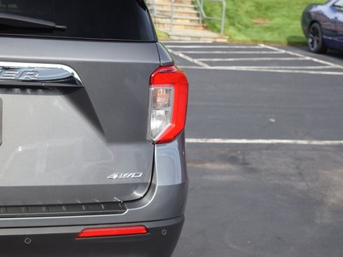 Used 2023 Ford Explorer XLT w/ Equipment Group 202A AWD/4WD image 6