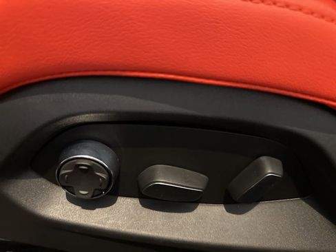 Used 2025 Chevrolet Corvette Stingray Premium Conv w/ Z51 Performance Package image 13