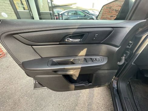 Used 2016 GMC Acadia SLE image 10