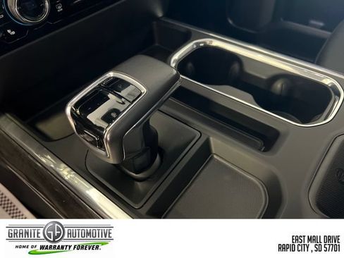Used 2022 Chevrolet Silverado 1500 LTZ w/ LTZ Premium Package AWD/4WD image 24