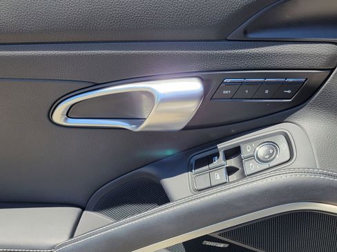 Used 2025 Porsche 718 Cayman RWD image 26