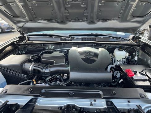 Certified 2023 Toyota Tacoma TRD Off-Road image 42