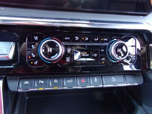 Used 2025 GMC Sierra 1500 Denali image 37