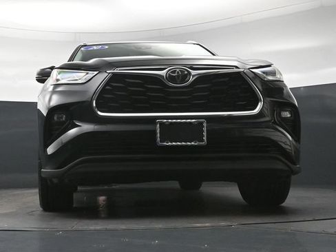 Used 2020 Toyota Highlander Limited FWD image 22