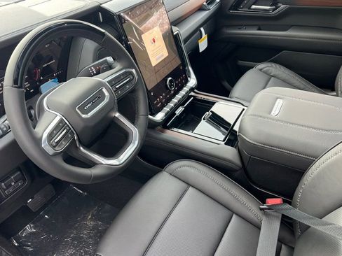 New 2026 GMC Yukon XL Denali w/ Denali Reserve Package AWD/4WD image 7