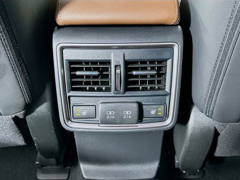Used 2023 Subaru Forester Touring AWD/4WD image 26