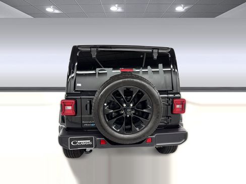 Used 2025 Jeep Wrangler Unlimited Sahara w/ Safety Group AWD/4WD image 10