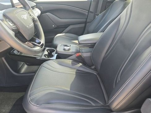 Used 2022 Ford Mustang Mach-E Premium image 9