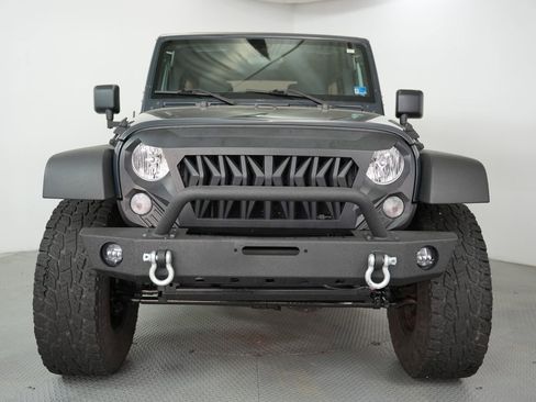 Used 2018 Jeep Wrangler Unlimited Sport AWD/4WD image 2
