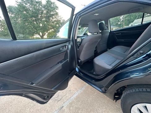 Used 2019 Toyota Corolla LE FWD image 13