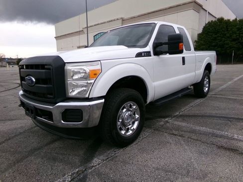 Used 2014 Ford F250 XL w/ Power Equipment Group image 2