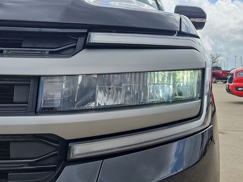 Used 2024 Ford Expedition Max XLT image 11